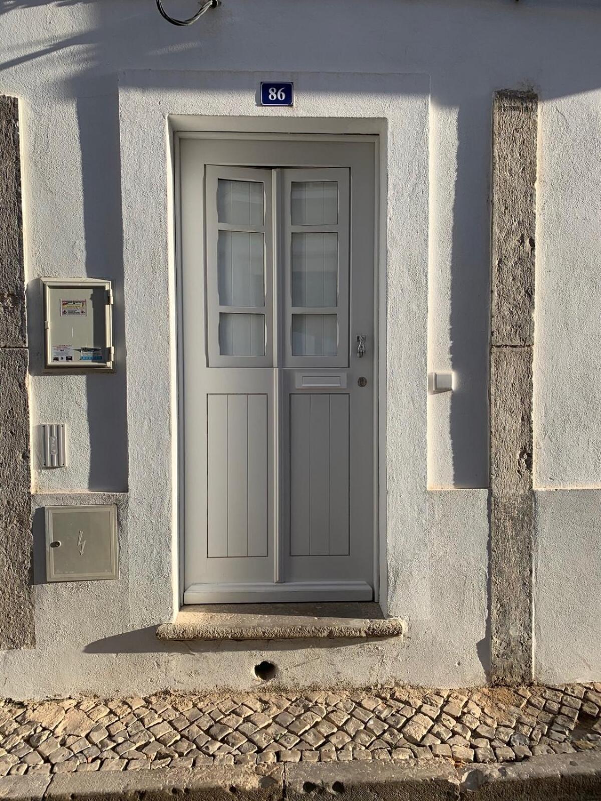 Stylish Townhouse With Gallery In The Heart Of Tavira For Two Exterior foto